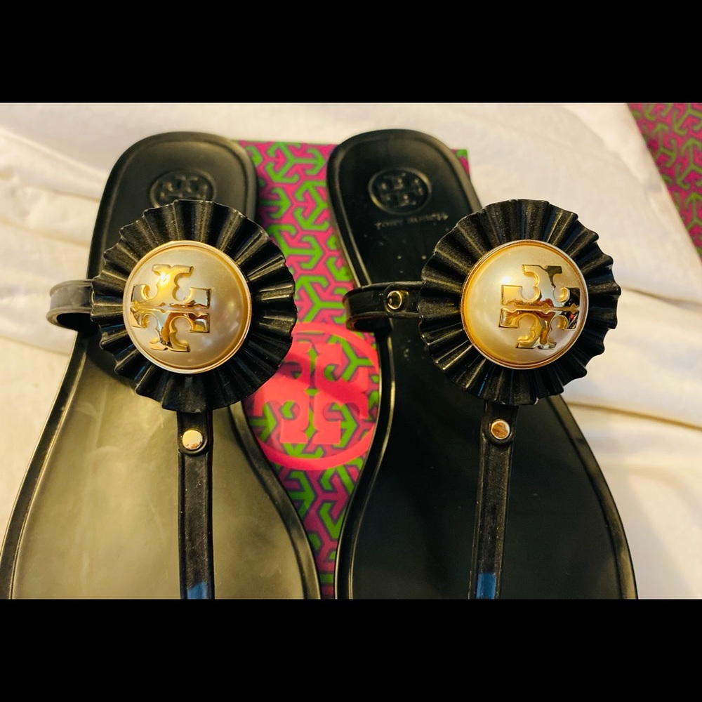 Tory Burch Melody Pearl Thong Sandals in size 8